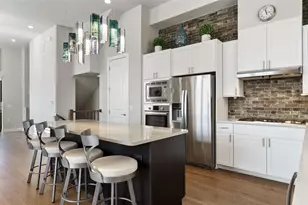 1411 Town Creek Dr, Austin, TX 78741 - Photo 10