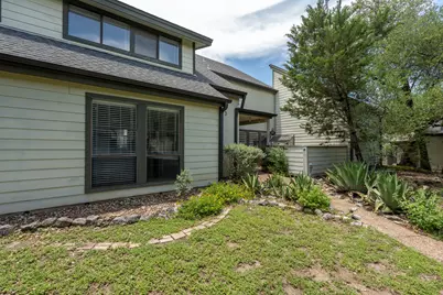13 Casa Verde, Lakeway, TX 78734 - Photo 2