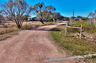 204 Lagitos Ln, Llano, TX 78643 - Photo 2