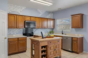 114 Almquist St, Hutto, TX 78634 - Photo 12