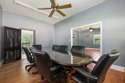 916 N Avenue E Avenue E, Shiner, TX 77984 - Photo 4