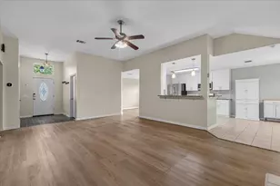 206 Evergreen Cir, Georgetown, TX 78626 - Photo 4
