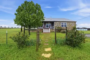 1000 Co Rd 458, Coupland, TX 78615 - Photo 2