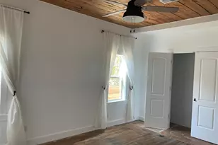 1233 Delano St, Austin, TX 78721 - Photo 16