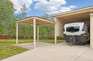 125 Carriage Ct, Bastrop, TX 78602 - Photo 38