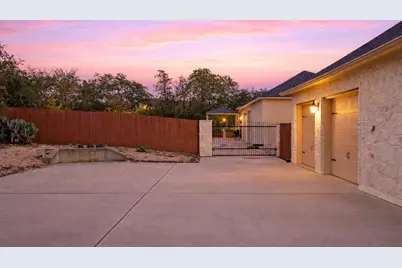 125 Carriage Court, Bastrop, TX 78602 - Photo 38