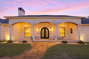 125 Carriage Ct, Bastrop, TX 78602 - Photo 2