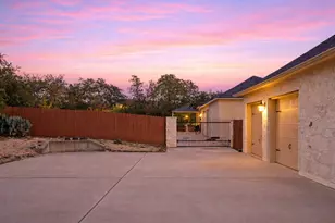125 Carriage Ct, Bastrop, TX 78602 - Photo 4