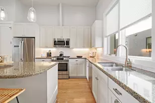 206 E Live Oak St, Austin, TX 78704 - Photo 4