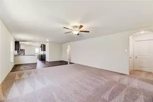 18312 Speculator Ln, Elgin, TX 78621 - Photo 4