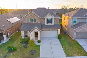207 Duroc Dr, Hutto, TX 78634 - Photo 2