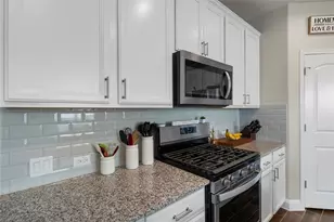 207 Duroc Dr, Hutto, TX 78634 - Photo 10