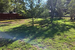 403 Hazel St, Rockdale, TX 76567 - Photo 8