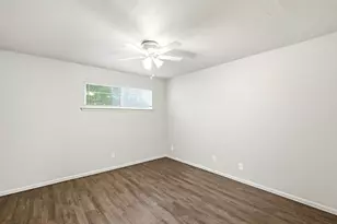 2319 Greenfield Pkwy, Austin, TX 78741 - Photo 10