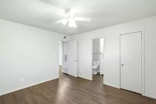 2319 Greenfield Pkwy, Austin, TX 78741 - Photo 12