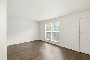2319 Greenfield Pkwy, Austin, TX 78741 - Photo 4