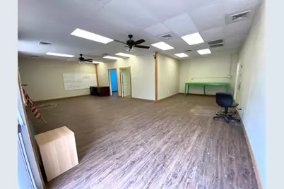 301 Bishop Street, Smithville, TX 78957 - Photo 8