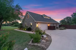 341 Richards Dr, Buda, TX 78610 - Photo 16