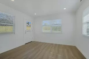 7301 Marywood Cir, Austin, TX 78723 - Photo 10