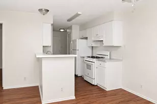 6906 Deep Cir, Austin, TX 78744 - Photo 4