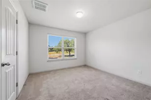 2410 Great Oaks Dr, Round Rock, TX 78681 - Photo 20