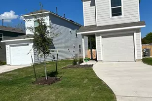 35 Trinity Cir, Lockhart, TX 78644 - Photo 2