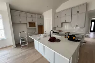 315 San Saba Dr, Buda, TX 78610 - Photo 2