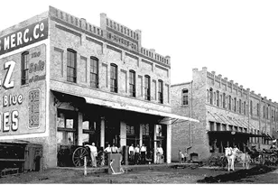 110 S Main St, Elgin, TX 78621 - Photo 20