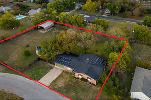 1802 Bumblebee Dr, Pflugerville, TX 78660 - Photo 2