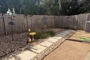 2410 Great Oaks Dr, Round Rock, TX 78681 - Photo 14