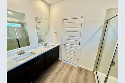 209 Coopers Hawk Crest, Cedar Creek, TX 78612 - Photo 4