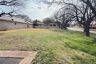 101 Menard Ct, Horseshoe Bay, TX 78657 - Photo 1