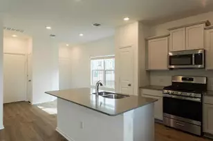7104 Spotted Leaf Wy, Del Valle, TX 78617 - Photo 8