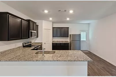 16429 Farmhouse Lane, Elgin, TX 78621 - Photo 6