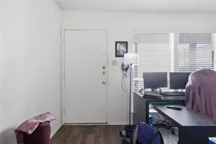 2801 Hemphill Park, Austin, TX 78705 - Photo 2