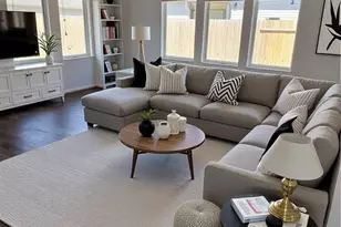 209 Oldbridge Dr, Hutto, TX 78634 - Photo 8