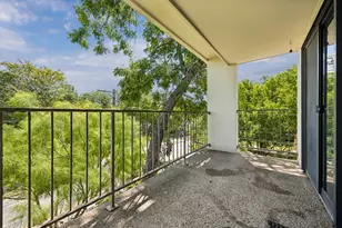 409 E 38th St, Austin, TX 78705 - Photo 14