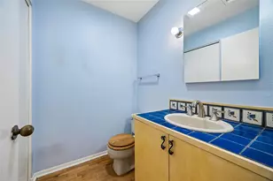 409 E 38th St, Austin, TX 78705 - Photo 12