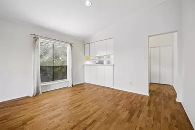 409 E 38th Street #302, Austin, TX 78705 - Photo 4