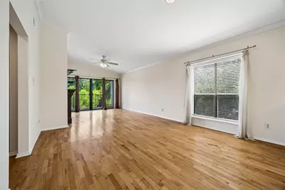 409 E 38th Street #302, Austin, TX 78705 - Photo 2