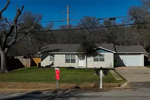 200 E Keanahalululu Ln, Bastrop, TX 78602 - Photo 2