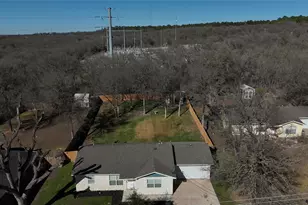 200 E Keanahalululu Ln, Bastrop, TX 78602 - Photo 32