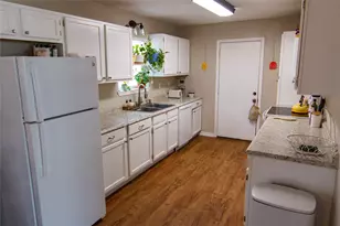 200 E Keanahalululu Ln, Bastrop, TX 78602 - Photo 8