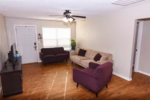 200 E Keanahalululu Ln, Bastrop, TX 78602 - Photo 6