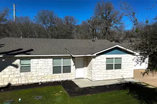 200 E Keanahalululu Ln, Bastrop, TX 78602 - Photo 1