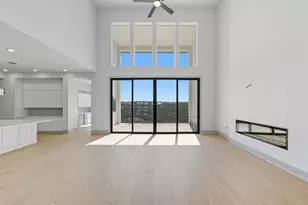 912 Bristol Crk Bnd, Lakeway, TX 78738 - Photo 2