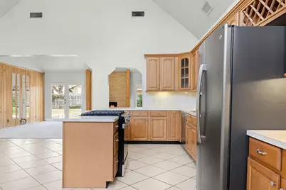 661 S College Street, La Grange, TX 78945 - Photo 10