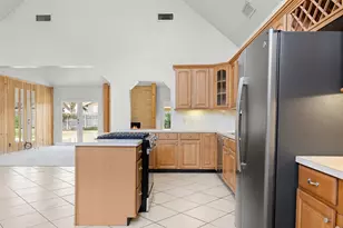 661 S College St, La Grange, TX 78945 - Photo 10