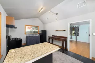 6107 Felix Ave, Austin, TX 78741 - Photo 18