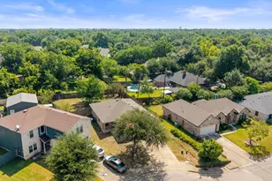 2100 Boyer Dr, Taylor, TX 76574 - Photo 2
